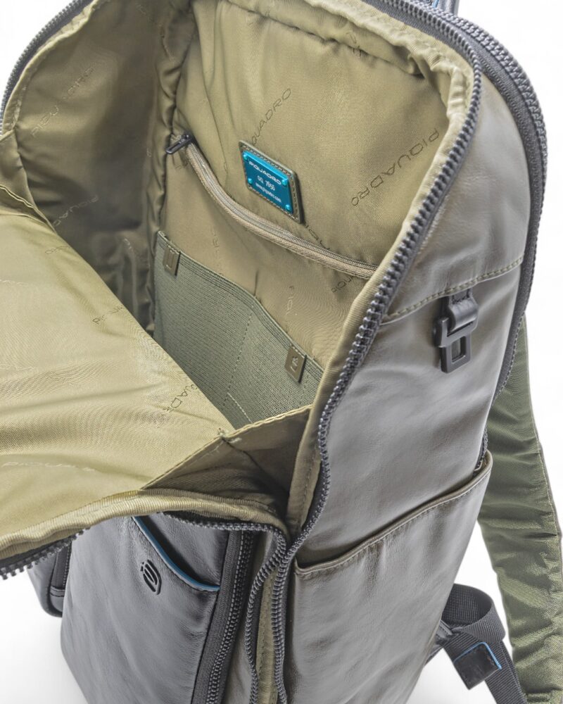 Zaino Piquadro porta computer 15,6" con porta bottiglia/ombrello - immagine 3