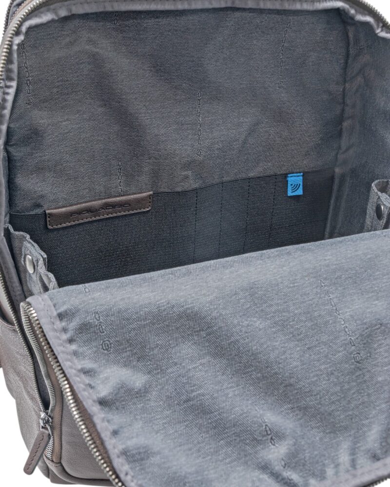 Zaino Piquadro uomo porta pc 15,6" personalizzabile - immagine 3