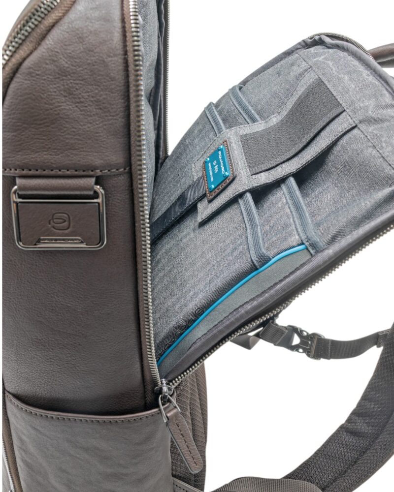 Zaino Piquadro uomo porta pc 15,6" personalizzabile - immagine 4