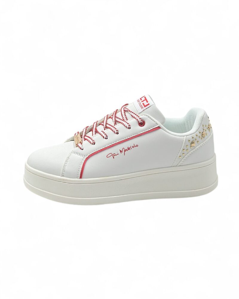 Sneakers platform Gai Mattiolo Love to love con cuoricini metallici