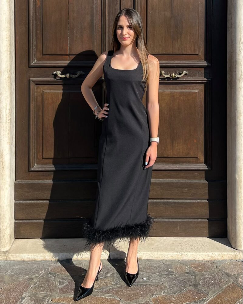 Abito Roberta Ranieri Made in Italy con piume sul fondo